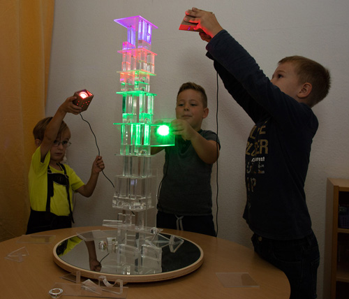 Kinder entdecken Lichtarchitektur